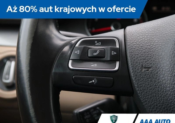 Volkswagen Passat cena 21000 przebieg: 308122, rok produkcji 2012 z Złoty Stok małe 379